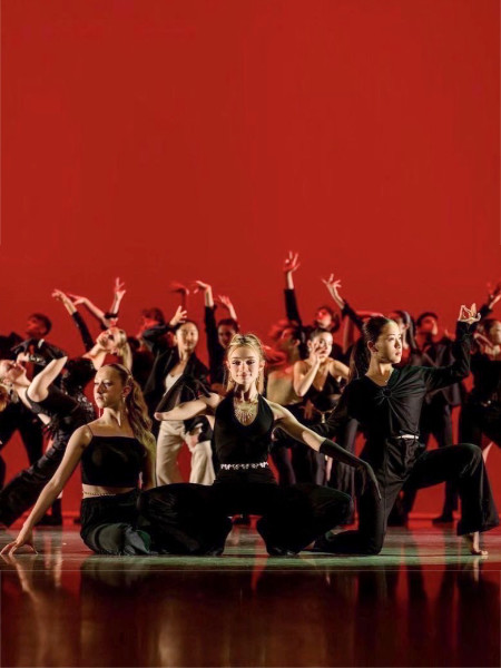 コンテンポラリー作品にも出演